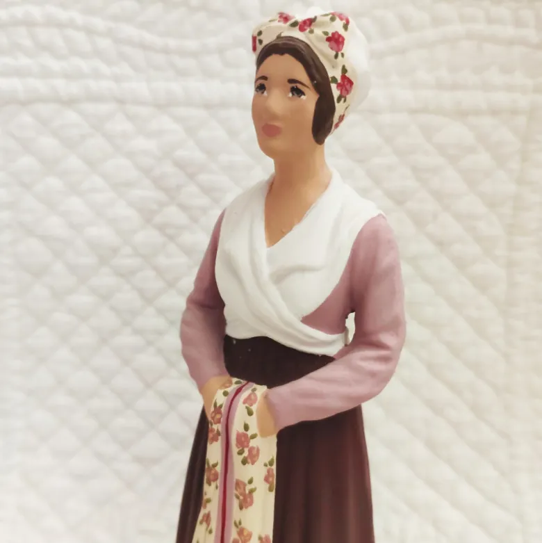 Arlésienne XVIIIème 18cm