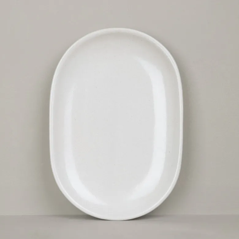 Assiette ovale en grès naturel