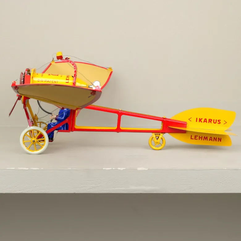 Avion Ikarus