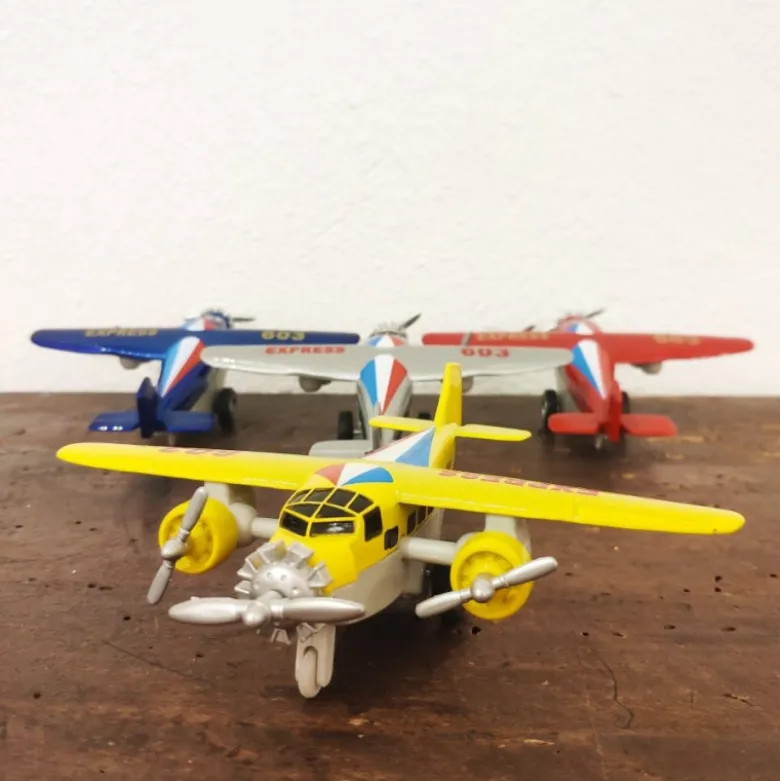 Avion à rétro-friction