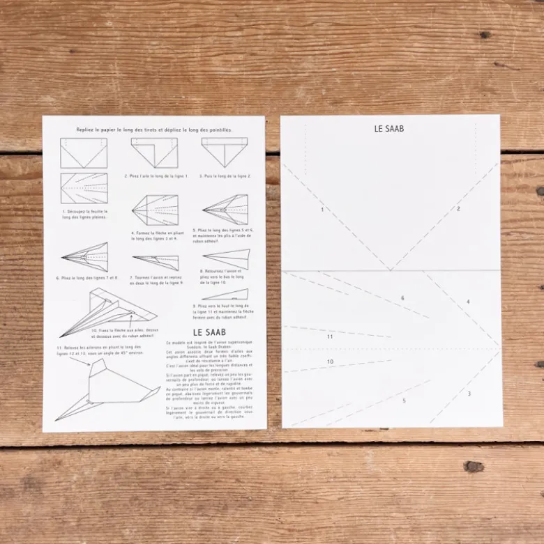 32 Avions de papier