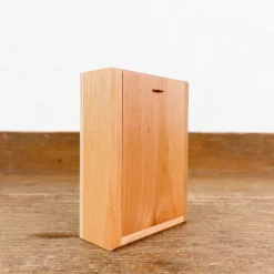 Boîte en bois pour jeu de cartes
