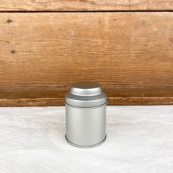 Boîte à thé argentée