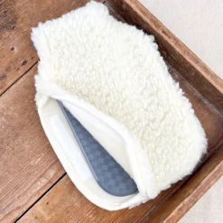 Bouillotte et housse en laine de mouton