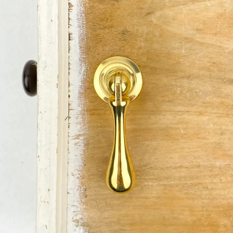 Bouton de meuble goutte en laiton