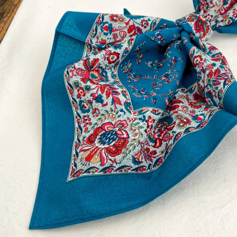 Carré provençal turquoise