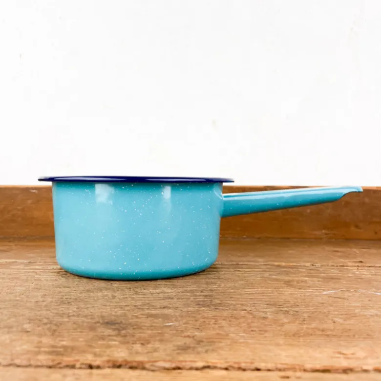 Casserole en émail turquoise