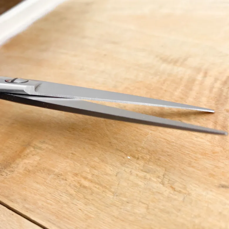 Ciseaux droits coiffeur professionnel