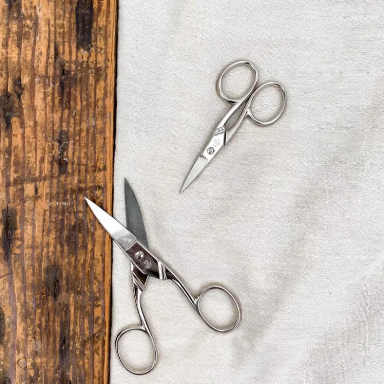 Ciseaux à ongles courbes