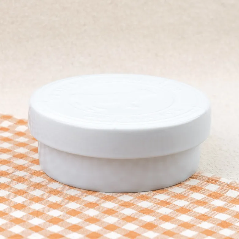Cloche à camembert en porcelaine
