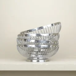 Corbeille de table chromée