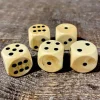 5 dés en buis