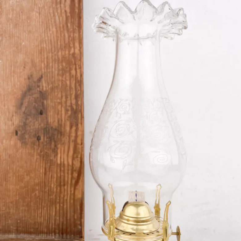 Lampe à pétrole en verre ciselé avec anse