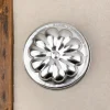 Moule à manqué avec fond rosace en fer blanc