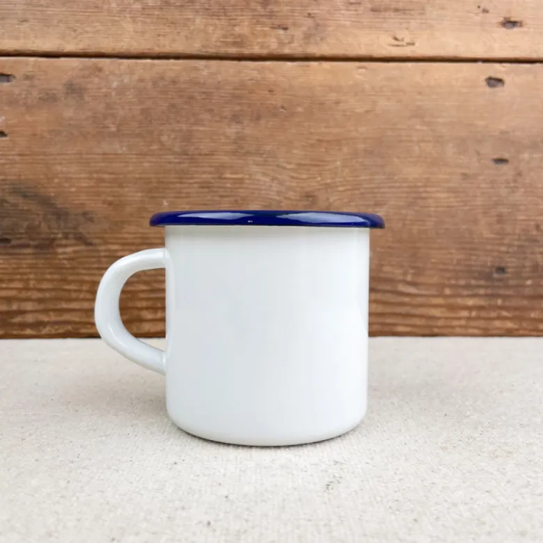 Mug en émail blanc liseré bleu