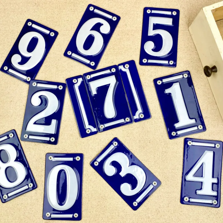 Numéro de maison en émail