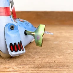 Otarie avec ballon à hélices