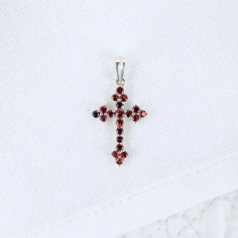 Pendentif croix Arlésienne en argent et grenats