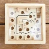 Petit labyrinthe en bois