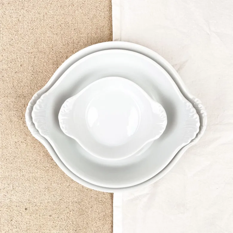 Plat rond à oreilles en porcelaine