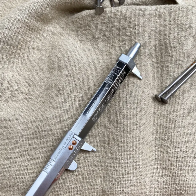 Stylo pied à coulisse chromé