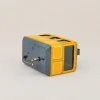 Téléphérique mécanique jaune