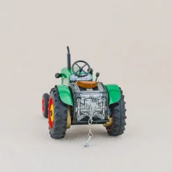 Tracteur mécanique vert Zetor 25A