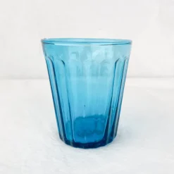 Verre coloré à facettes