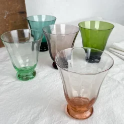 Verre à eau coloré