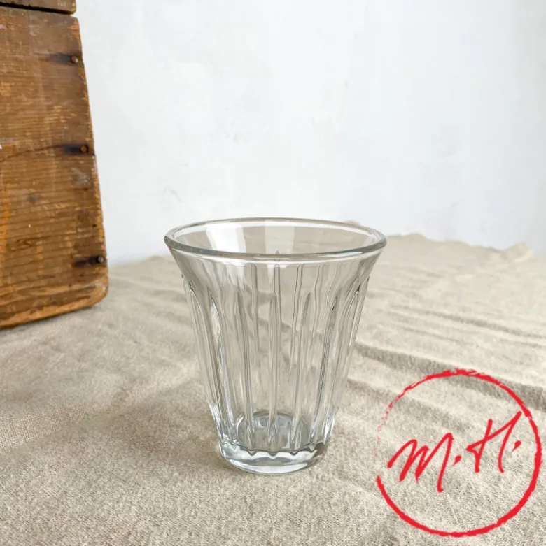 Verre à rainures