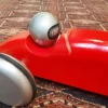 Voiture speedster en bois rouge